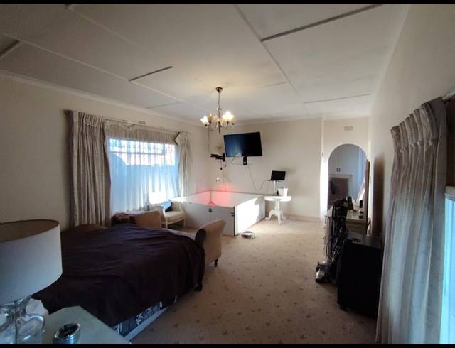 4 BEDROOM HOUSE FOR SALE IN PARKDENE